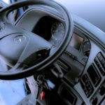 貸切バス許可(一般貸切旅客自動車運送事業許可)の取得方法とは?許可が不要なケースや取得にかかる要件や費用について解説
