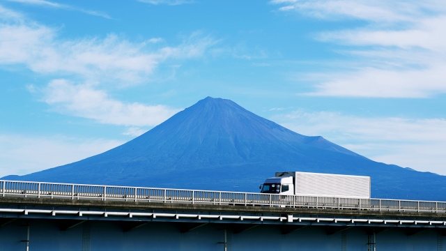 【令和6年5月交付】流通業務総合効率化法・貨物自動車運送事業法改正を解説