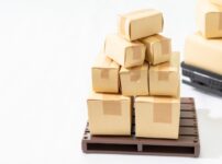 一時保管と出荷調整を伴う保管は倉庫業に該当する？